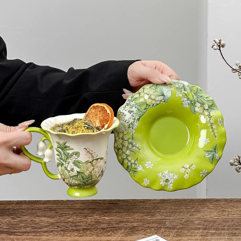Lily of the valley blooming af - Coffee Tea Set Up ulasan dan harga